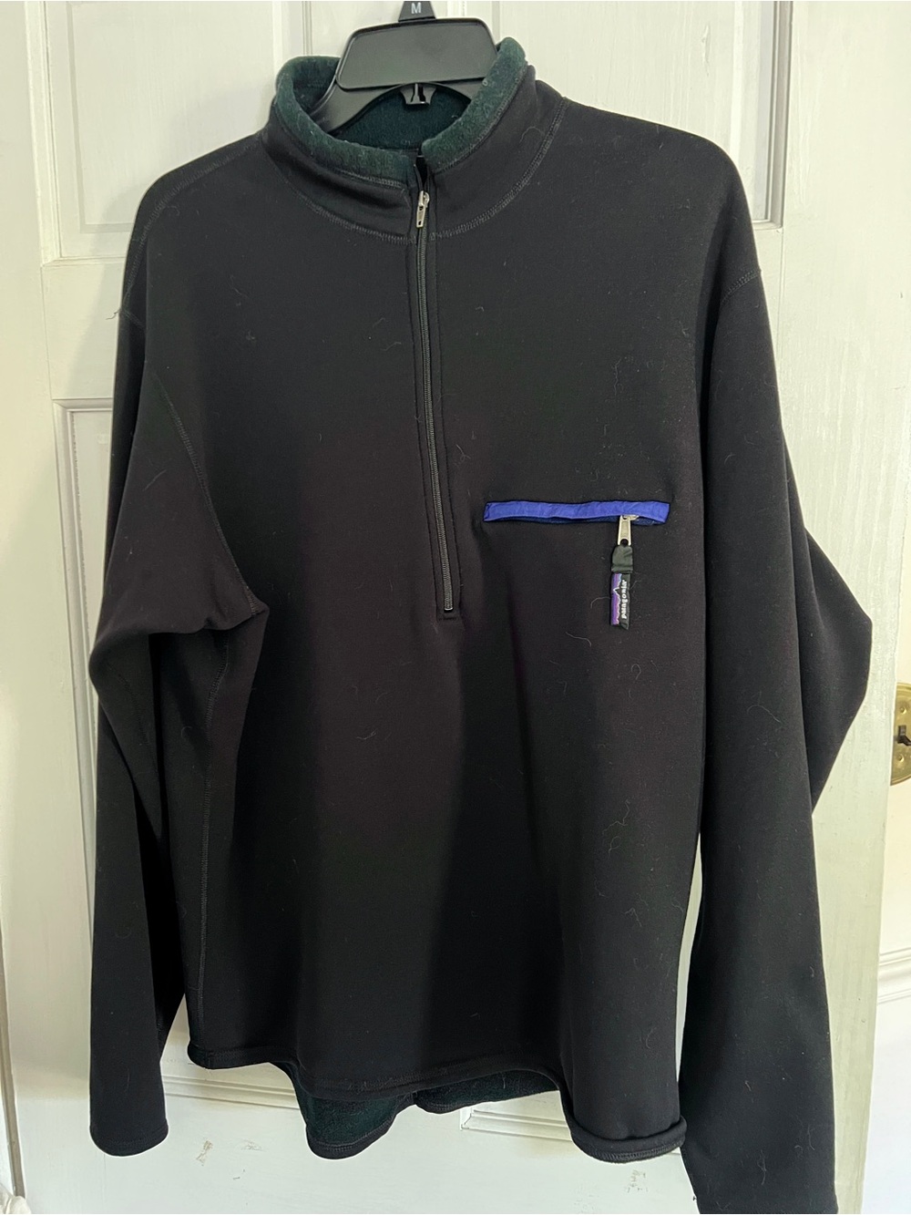 Men's XL PATAGONIA- Black Quarter-Zip Pullover with Blue Accent